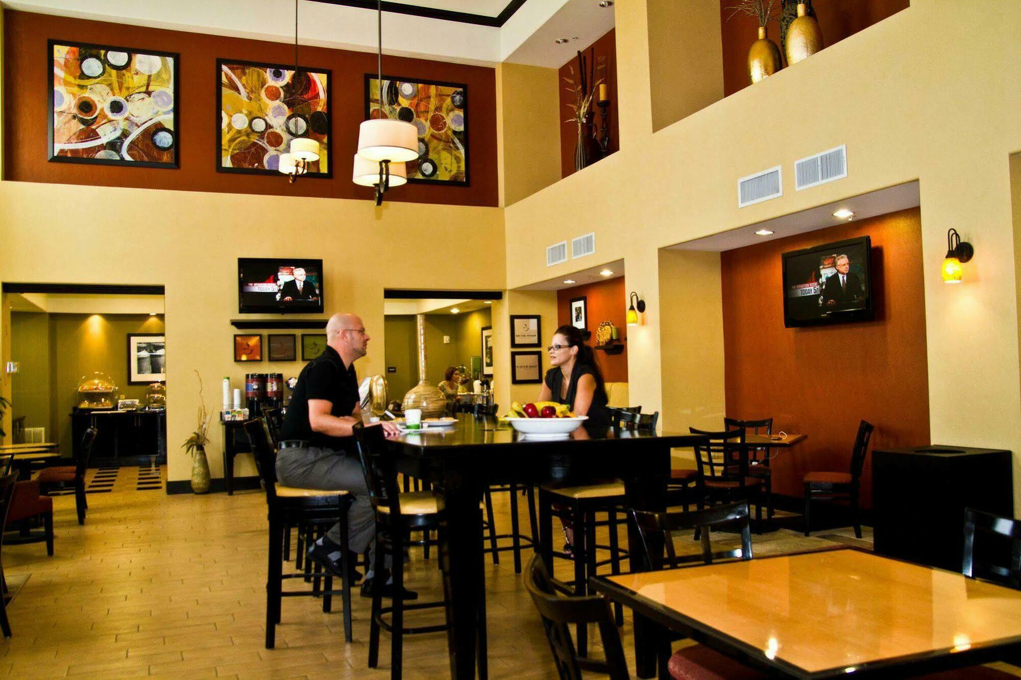 Hampton Inn & Suites Dallas-Desoto Restaurant bilde